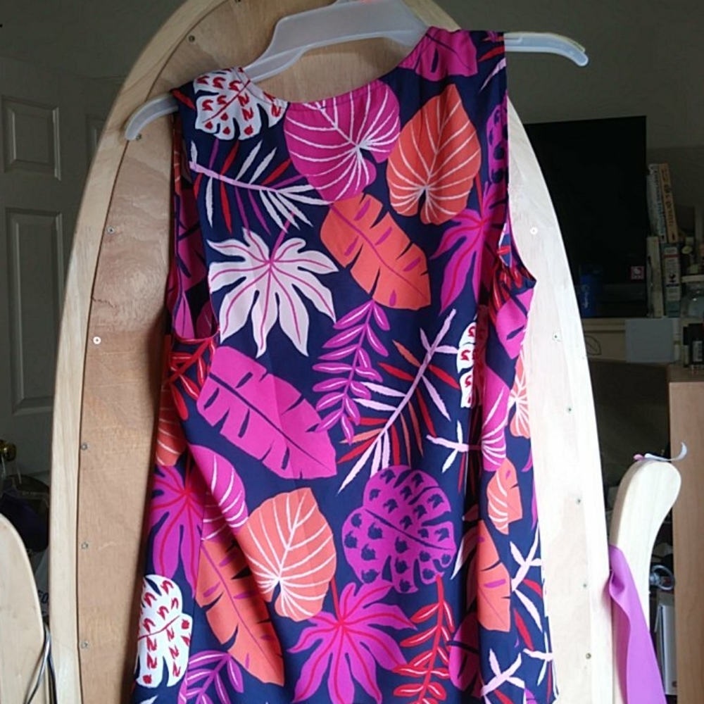 Spring/Summer Blouse - Picture 3 of 3